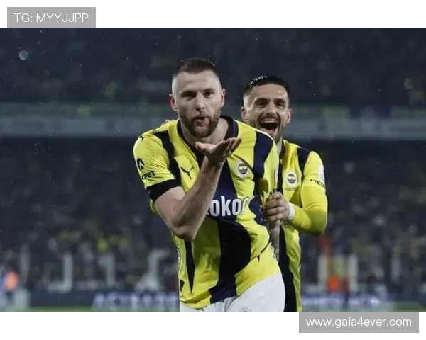 斯基拉以600万加10%分成签约华沙莱吉亚20岁后卫焦乌科夫斯基为核心目标