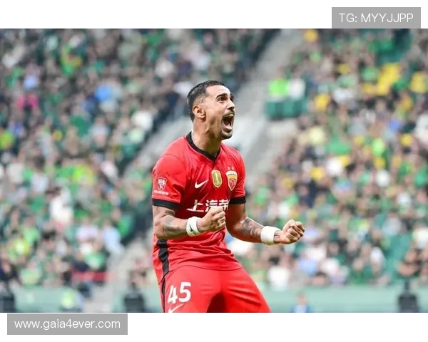 莱昂纳多上演帽子戏法闪耀全场荣膺中超第25轮官方最佳球员